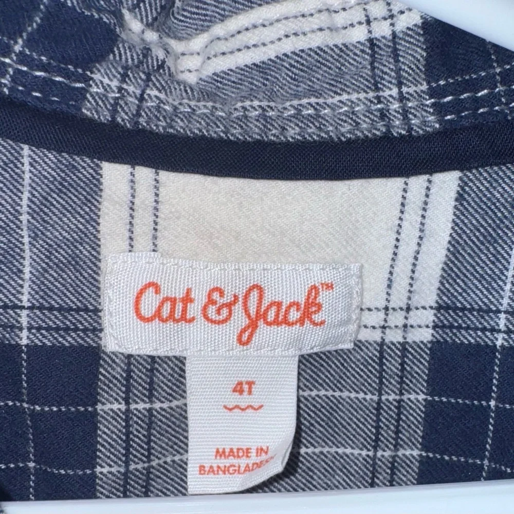 Boys Long Sleeve Cat & Jack Flannel Button-Down Shirt Size 4T